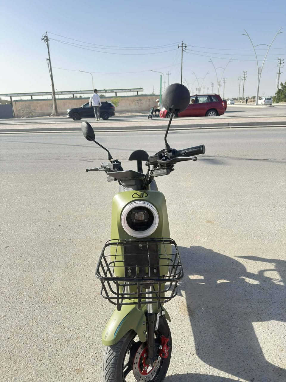 سلام عليكم دراجه R9دراجه حلوه ونضيفه ستعمال قليل بطاريات كبار 32 امبير  دراجه موديل 2025 بريكات هورن لايتات المكان البصره الزبير السعر 400وبيه مجال حك الجيه رقمي ***********
