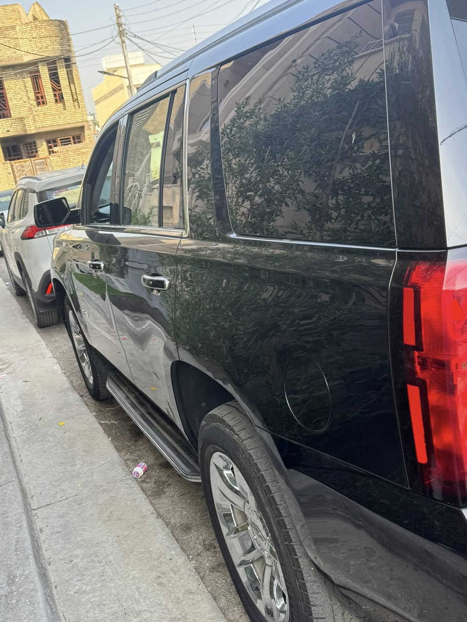 السلام عليكم ورحمة وبركاته
تاهو موديل 2017 فول ابرايمر 
دخول جديد كتاب ضباط 
فتحه بصمه تشغيل عن بعد 
كشنات تدفه تبريد 
كشنات كهربايه وخزن وهزاز 
شاشات ٢
ردارات امامي خلفي 
وبعد بيهه اهويه مواصفات 
الحادث خشم البنيد وجاملغ يسره مبدل 

مكاني بغداد  / السعر 320ورقه 

رقم الهاتف ***********
