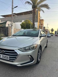 للبيـع النترا امريكي ٢٠١٧ فول مواصفات عدا الفتحة . شاشة كبيره كار بلاي...