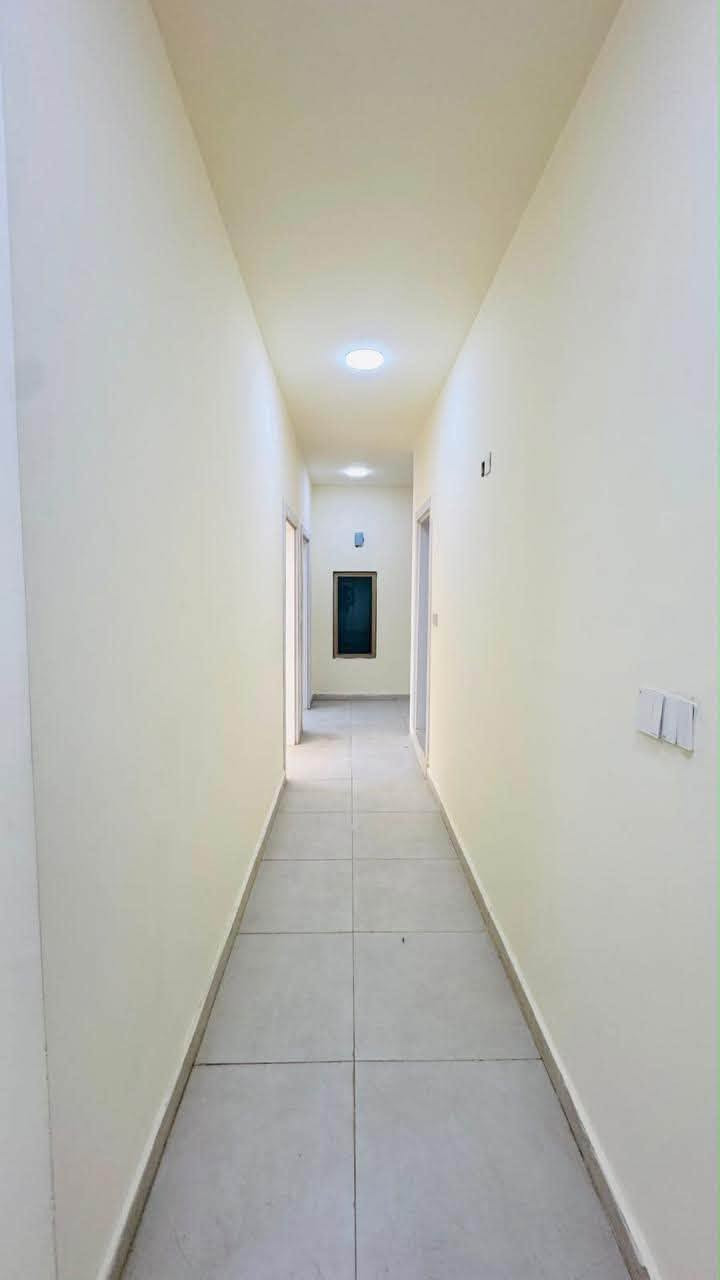 📍 الموقع: مجمع المحبة السكني – السيدية / مجاور بانزين خانة السيدية

🏢 الطابق: الثامن

📐 المساحة: 125 م²

✨ مواصفات الشقة:

🛏️ عدد الغرف: 2

🚿 عدد الحمامات: 2

🌿 عدد البالكونات: 2

🌇 إطلالة هادئة داخل المجمع

🏠 الشقة فارغة وجاهزة للسكن مباشرة

👤 البيع من المالك مباشرةً – بدون دلالية أو عمولة.

✨ فرصة مميزة للسكن أو الاستثمار داخل أحد أفضل المجمعات السكنية في السيدية
لاستفسار واتساب ‭***********‬☎️
