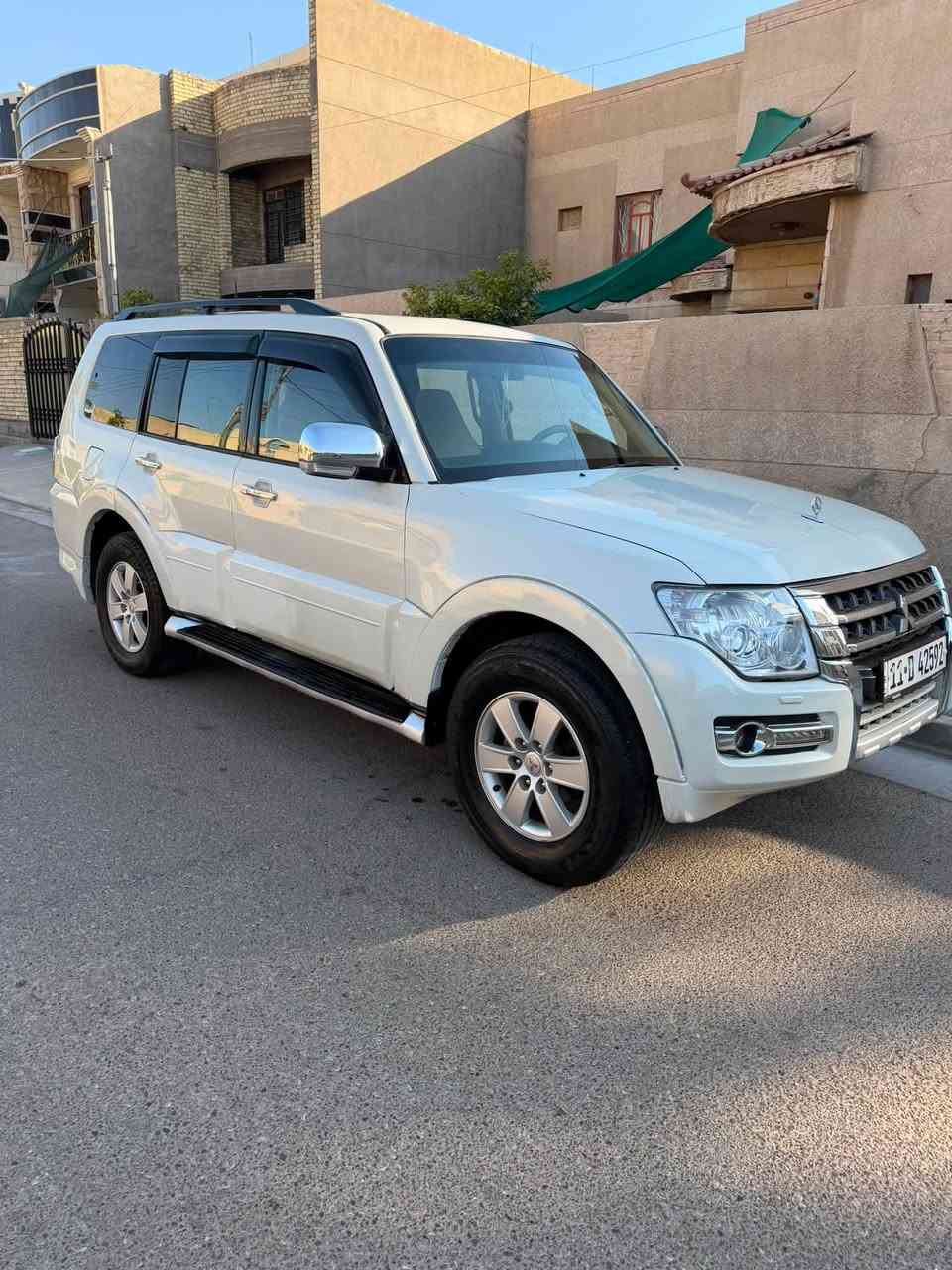 سياره للبيع باجيرو موديل2008فول مواصفات فتحه كشنات كهرباء فول سياره جديده وجاهزه من كل النواحي مابيها ولا نقص كير مكينه كفاله صدر امامي خلفي جديد بيها ثلاث قطع صبغ السعر 115ورقه وبيها مجال للاستفسار***********
