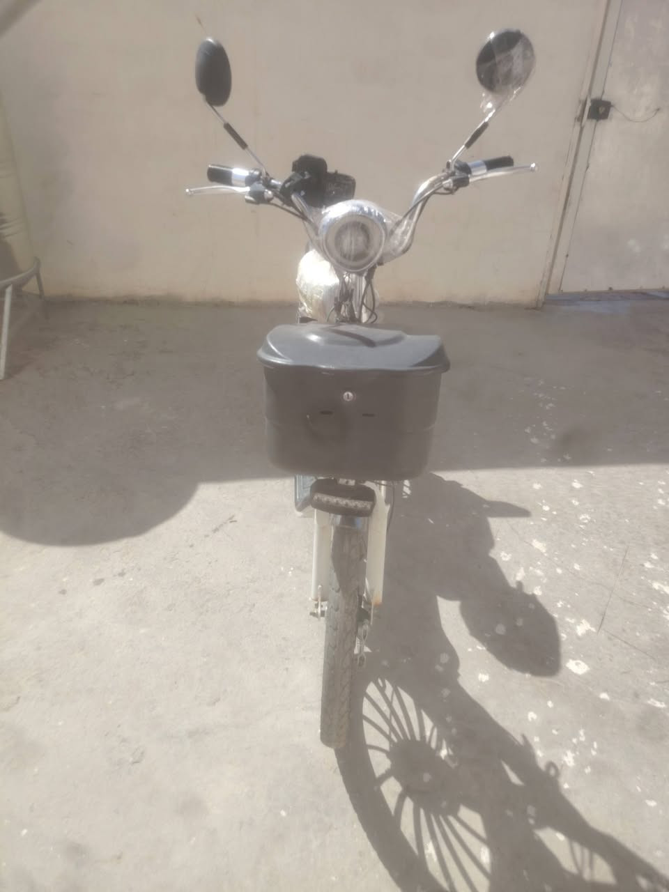 بايسكل شحن بطاريات يقرن ١١ حيل زينات كهربايات كله شغاله دبلات تواير بريكات السعر ٢٥٠ وبي مجال *********** المكان الرمادي حي الضباط
