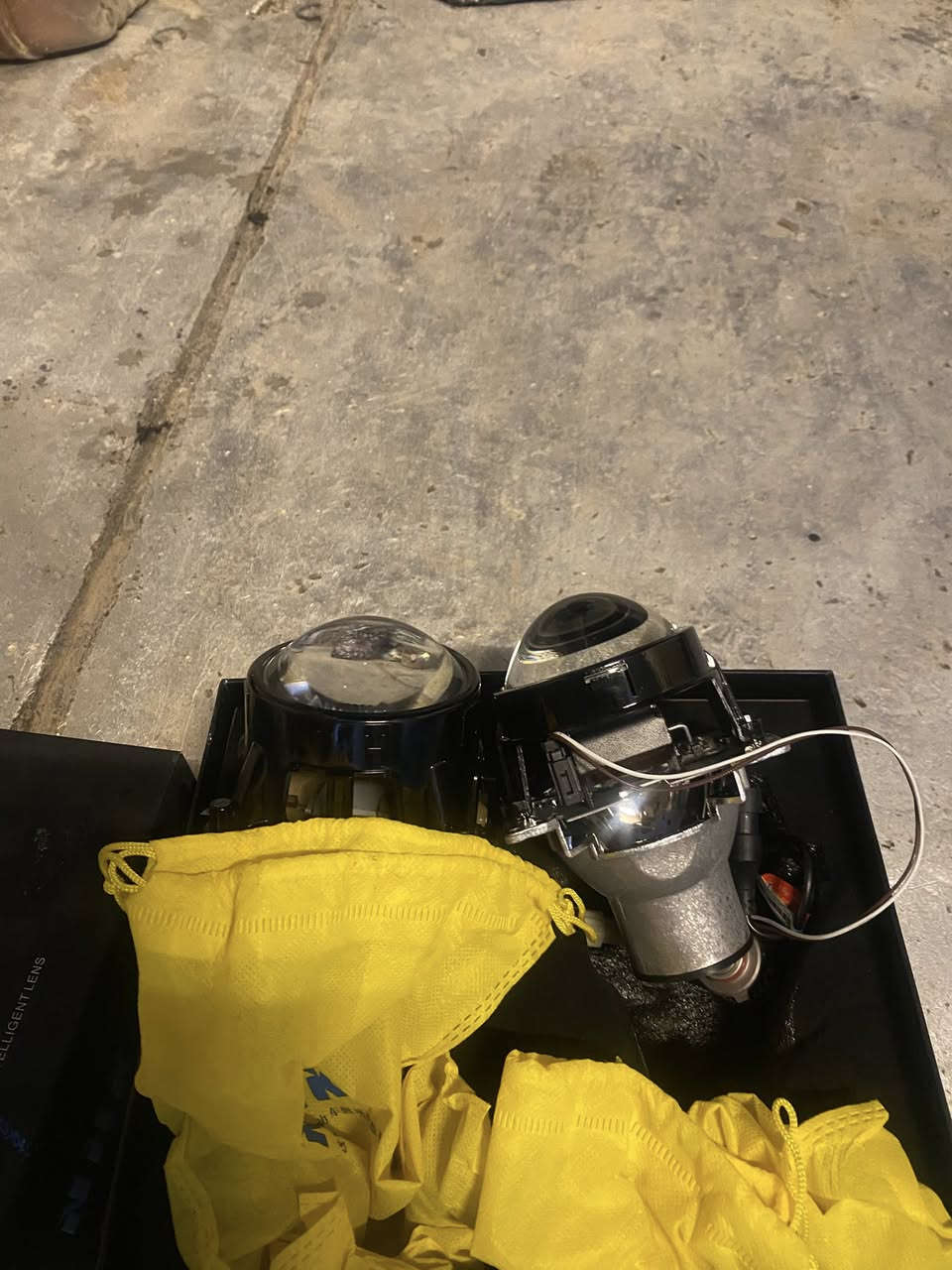 السلام عليكم حبايب زوج عدسات مال جارجر اوباما جدد هنه وكلوباتهن زنون اليريدهن بخدمه
***********
