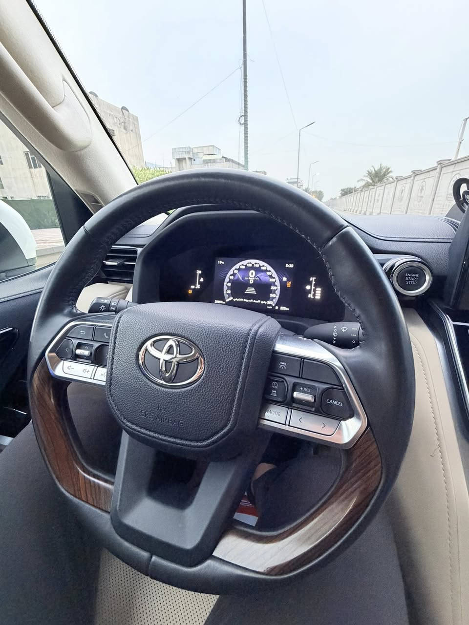 السلام عليكم
سياره للبيع فقط 

النوع :لاندكروز GXR  لمتدد S ساز ضمان

لون :أبيض 

الموديل:٢٠٢٥

تويوتا العراق | ساز بضمان الشركة 

ماشيه:20890

المواصفات:

معروفه مواصفات GXRلمتددS

المحرك:6 سلندر 4000

تنفس طبيعي في حالة الزيرو

ناقل الحركه:١٠ سرعات اتوماتيك

خزان الوقود:110

بصمه٢ 

مقاعد جلد 

تدفه + تبريد 

شاشات عرض متقدمه ٣ شاشات

انضمه سلامه مساعده

تشغيل عن بعد 

شاحن لاسلكي امامي

اضاءة ترحيب اسل عند فتح الأبواب 

الباب الخلفي كهرباء| صندوق 

رادار - مثبت سرعة

حساسات امامي خلفي 

الداخل لون بيجي

كفاله عامه السياره 

السياره رقم بغداد : 

السعر79000$

مكان السياره بغداد

***********
