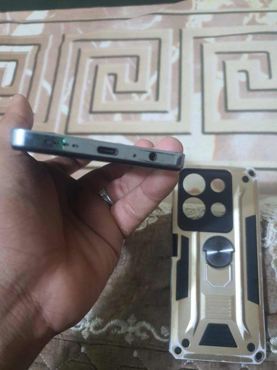 السلام عليكم جهاز انفنكس نوت 30 جهاز ذاكره 256الرام 16مواصفاته معروفه ببجي 60فريم وكع مني انكسرت الشاشه والضهر البورد شغال السعر بليرضي الله مكاني بغداد ساحه عدن رقم الهاتف 
***********
