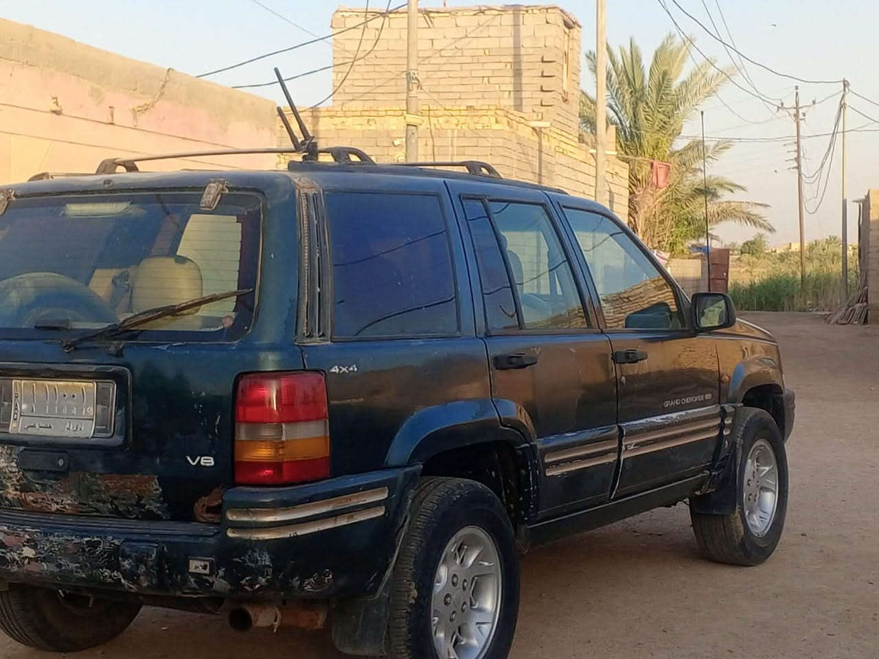 السلام عليكم جيب شاروكي موديل 98 سياره ذي قار سنويه 28 سياره جاهزه من كلشي سعر 42 وبيها  مجال للاستفسار الأتصال على ***********

