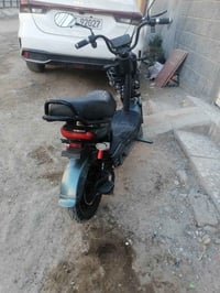 عندي دراجه شحن للبيع السعر 175 الف للستفسار اتصل 07703957095