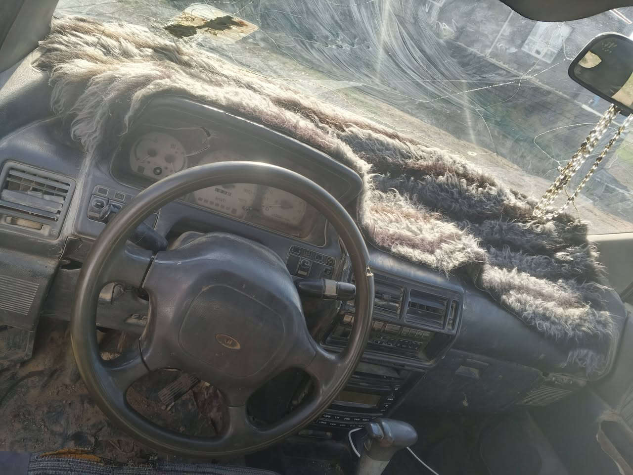 السلام عليكم للبيع مسيوبوشي مسجله كير محرك  صدر كلو جديد تايرات نص عمر كهربائيات كلهه شغاله وكاله وتحويل السعر 15وبيه مجال الاتصال ***********
