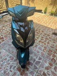 دراجه شحن سكنس  بطاريت جدد  اخت الجديده  السعر ٤٥٠ وبيها مجال  الرقم 0...