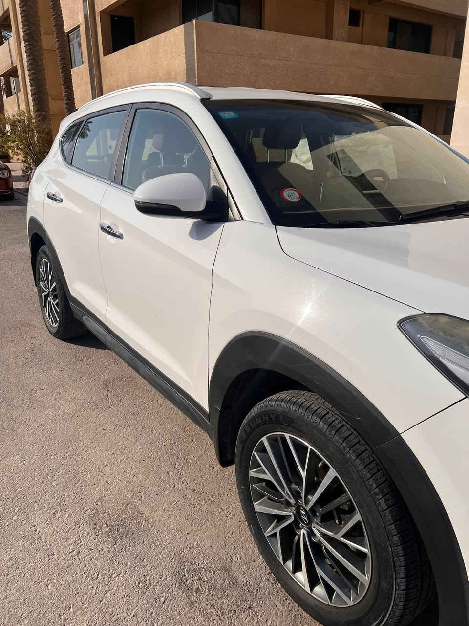 توكسان ٢٠١٩ خليجي رقم بغداد الجديد بصمه كشنات كهرباء ماشيه ٨٠الف بيها صبغ كصة البنيد طخه بسيطه موضحا بالصور وبارد باب السائق والباب اليمنى الخلفي مكانها بغداد السعر ١٧٧ وبيها مجال للطيبين مكانها بغداد للأستفسار ***********
