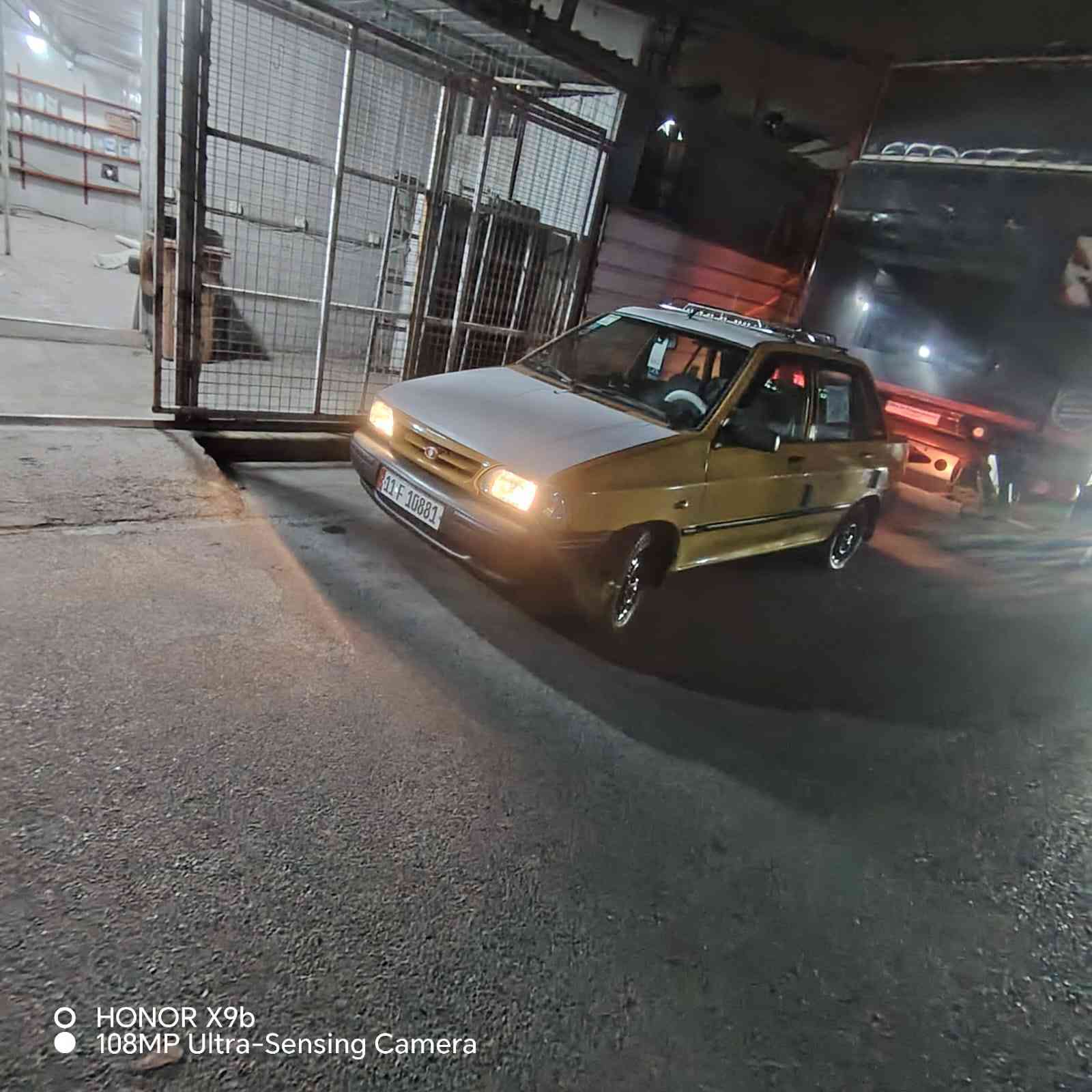 السلام عليكم سايبا للبيع 2011 سياره جاهزه تبريد شغال هزه جديده ارقام انكليزي المكان بغداد حي الجهاد  
***********
