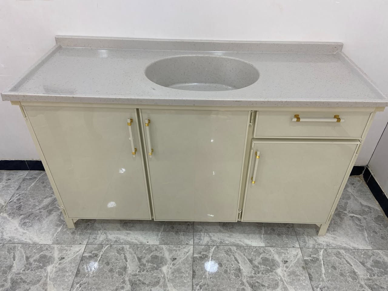 سنك مرمر جديد متر ونص المكان الاسكان الصناعي واكو توصيل شراي خاص


**إذا كنت صاحب هذا الإعلان وتريد حذفه لأي سبب، رجاءا أرسل رسالة إلى الدعم الفني**