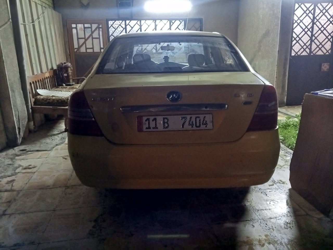 السلام عليكم للبيع سيارة ليفان موديل 2011 مصفرة هيئة او غرامات رقم بغداد انكليزي مكينة كير تخم تاير خير من الله السعر 27ورقة اوبيها مجال للاستفسار الاتصال على الرقم *********** المكان بغداد حي الجهاد
