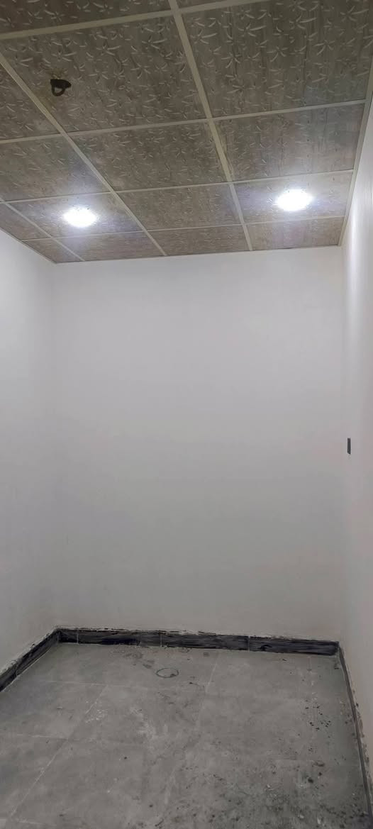 سلام عليكم بيت البيع مساحه 50  طابقين بيت موقع مميز بل قوس حي وفاء هنديه بصف شارع 100  يحتوي عل 3 غرف نوم مطبخ صاله ستقبال خرطه ماله كلش حلوه ملاحضه تريد تشتري وترهنه عندي رهان ب 25 مليون ينقصن من فلوس سعر الكلي بيت 74 وبي مجال اللاستفسار مكتب بركات ام بنين ***********
