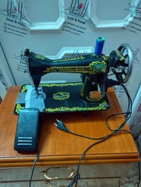 مكينة خياطة • قديمة • صوت ناعم