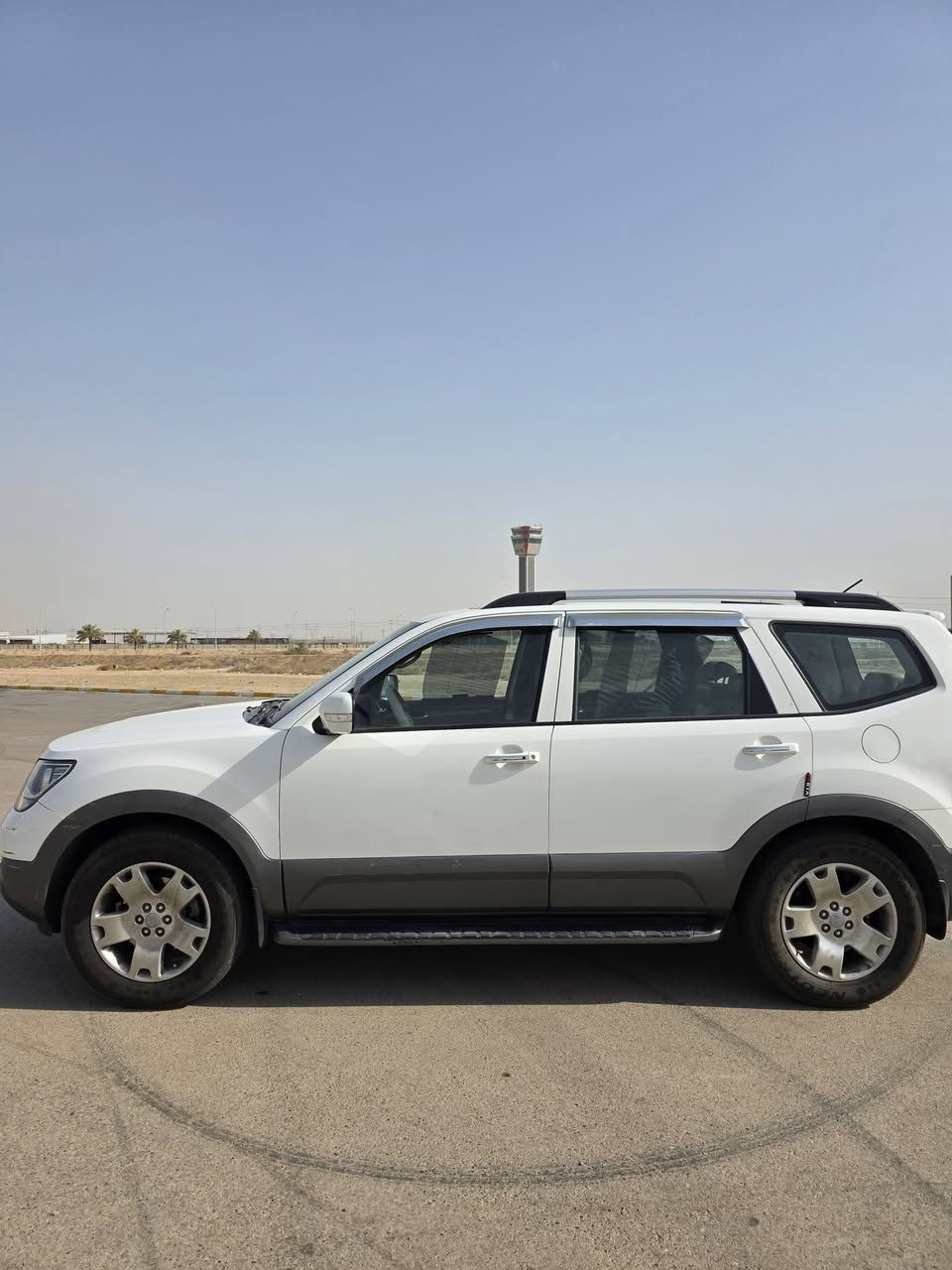 السلام عليكم 
كيا موهافي للبيع
موديل 2015 مكفولة كفالة عامة مواصفاتها بالصور موجودة ماعدى الفور ويل ماشية 130 الف السيارة نظيفة جدا رقم بغداد دولي تحويل مباشر 

السعر 165 وبيها مجال 
العنوان بغداد مجمع بسماية
للاستفسار ***********
