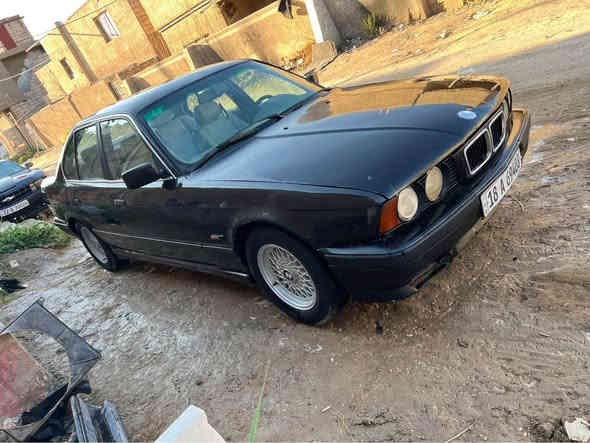 سلام عليكم 
بي ام 525 اصل موديل 1992
مكينه مسكر عدل كير اوتو جدد لاتبخير ولاتنقيص
رقم بابل دولي باسمي هزه جديده 
حداديه نضيفه 
كاردن من الطول للطول جديد 
دسكات وعنبار وبريش جديد مال بريك
منضومه تبريد كلهه جديده ثلج ❄️ 
منضومه زنون عالي 
كهربائيات كلهه شغاله 
السياره شلعتهه تشك الكاع وترايك شرط 200
السعر 48 وبيهه مجال 
مكاني حله حي العسكري *********** حلة
