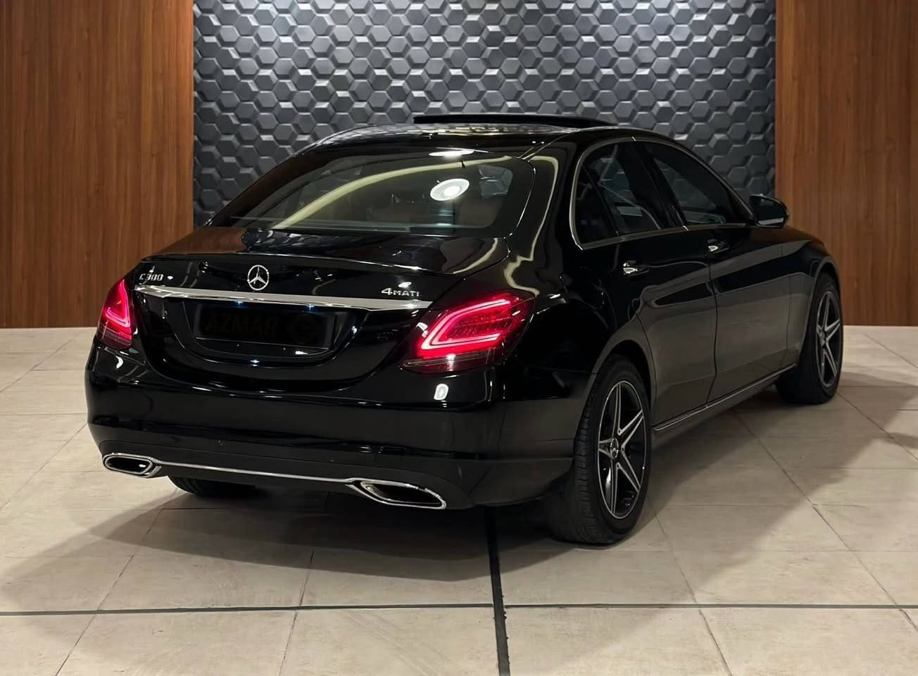 السلام عليكم 
بيع او مرواس 

‏ Mercedes C300 2019
  
فتحة 

ماوس

كشنات كهرباء

تدفئة كشنات

جنطه كهرباء

رادار امامي 

نقطه عمياء 

بصمه ابواب 

بصمة تشغيل

ماشيه 50 الف 

داخل جلد احمر 

لايتات زينون ٨ عدسات 

تخم جديد قبل شهر 

 وبعد بيها هواي مواصفات معروفة 

السياره وارد امريكي حادثها دعاميه خلفية وبنيد كلير من امريكا وصار بيها طخه خفيفة بل باب 

السعر 255 وبيها مجال بسيط 
مكانها المنصور  
***********

***********
