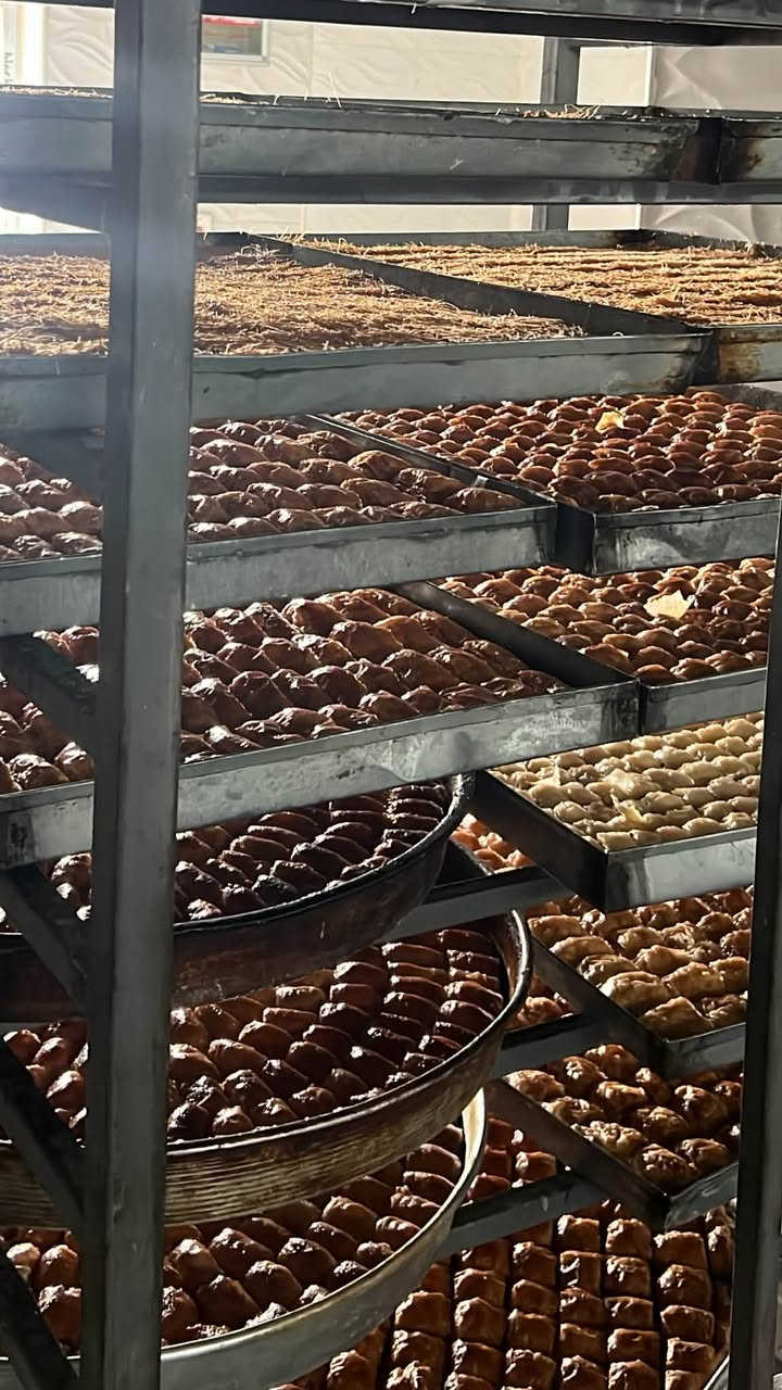 عروضنا غير وحلوياتنا غير☺️
عل طلبكم اي عرض يعجبكم موجود داخل الصفحه وهوني


**إذا كنت صاحب هذا الإعلان وتريد حذفه لأي سبب، رجاءا أرسل رسالة إلى الدعم الفني**