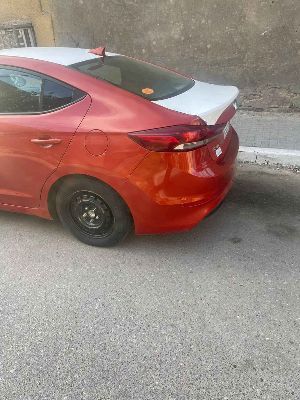 للبيع: هونداي إلنترا 2017
سيارة نظيفة وجاهزة للشغل والفحص
 السعر: 107 ورقة أمريكي

 المكينة والقير ممتازة
 السيارة جاهزة من كلشي
 شغلها مرتب ومريحة بالاستخدام

ملاحظات:
 بيهاضربه جاملق خلفي فوك التاير بشوي وكدام مبدله بس عرضانيه )
 

السيارة تستاهل، والفحص مفتوح
 للتواصل والاستفسار خاص
***********
