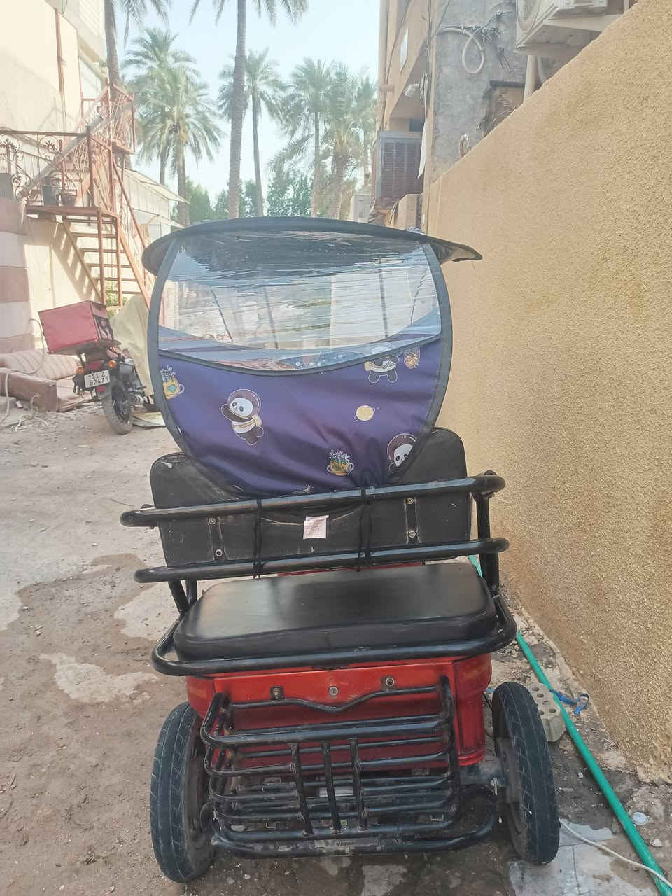 دراجة شحن ثلاث نفرات للبيع باتريات جديده السعر 500الف
اتصال ***********
