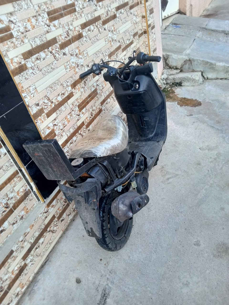 بزون محرك فول نشاطه شرط شلعه ومعدل نار شاصي ملحوم سعر 85وبي مجال رقم ***********
