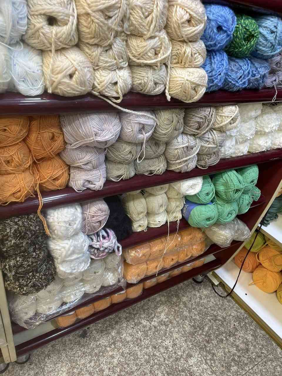 الصوف تركي عليه العرض فقط الالوان معروضه بصوره تقريبا 120 قطعه باقيه السعر العرض 
25 قطع ب20 الف
توصيل بغداد5
محافظات واطراف بغداد6
للحجز خاص او رقم واتساب***********

