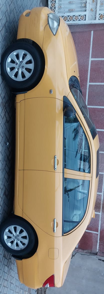 سلام وعليكم 
بي وايدي 2013 جديده مال بيت
ماشيه    100 كله على وضع الشركه 
مكفوله ماعدع بارد ع كد شبر بجاملغ الوره
تبريد كير محرك  
ماتصرف عليهه ربع كبل لشارع
السياره احله من الصور 
السياره بسمي
السعر 61 وبيهه مجال بصبط
بغداد الزعفرانيه 
الرقم ***********
