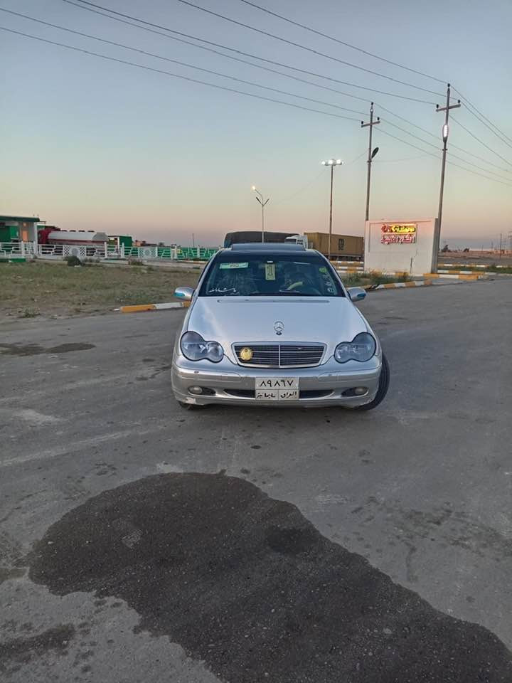 للبيع 
مارسدس 
موديل 2000 ادوات 
محرك كير شرط 
تخم تاير جديد
كهربائيات كلها شغاله 
مسجل شاشه 
صدر امامي خلفي جديد
السياره جديده بمعنى الكلمه آحلا من آلصور جاهزه ماناقصها برغي 
مكان السياره تكريت الأستفسار آتصل ع صاحبها 
‭0780 031 0364
