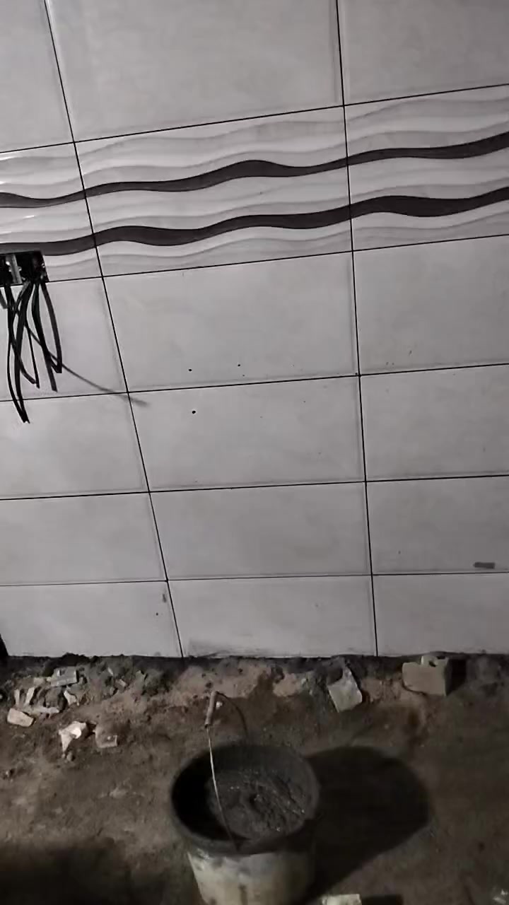 ابو هاني المصري خلفه سيراميك مقيم في بغداد واسعار مناسبه تطبيق درجه اولى ***********
