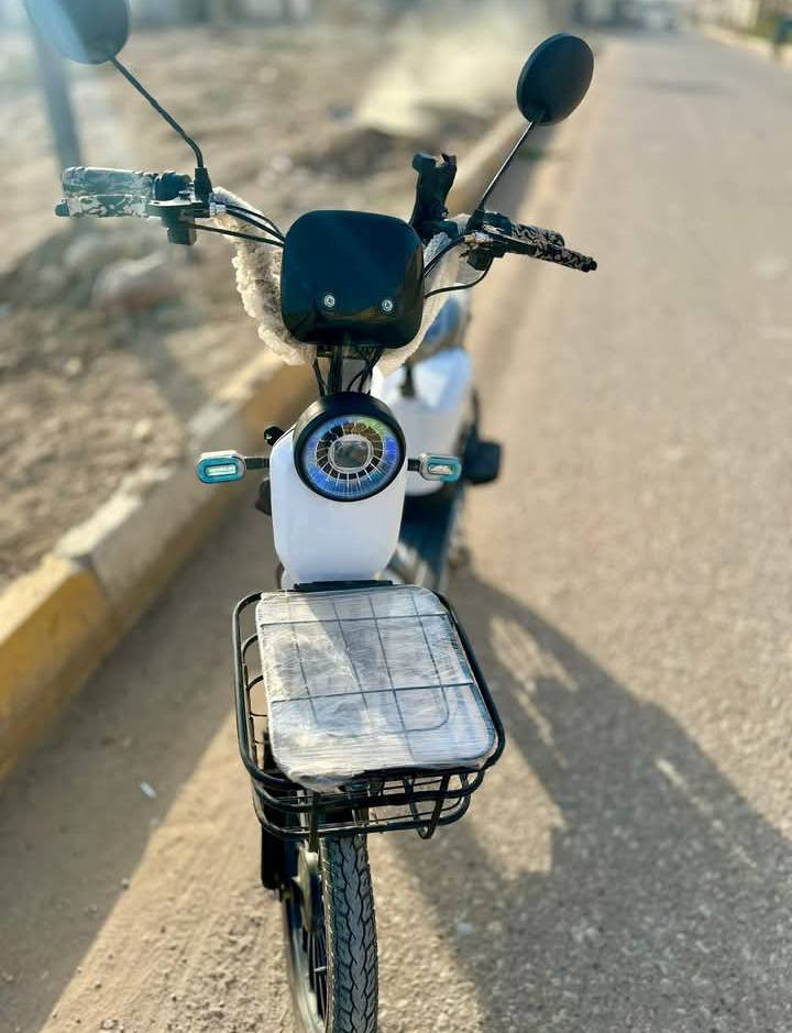 اعاده نشر بسبب الوعود الكاذبه
السلام عليكم 

باسكل ريان صار شهرين من طلع من الوكاله

سعره 360 و بي مجال
العنوان الناصريه قضاء النصر 
حجم  24 الكبير 
5 بطاريات سرعته 100 تشغيل بصمه
تشغيل رموت عن بعد وتحكم
جهاز انذار 
و انبي ثري  
باسكل جديد و نضيف و شرط الفحص
الشراي يجي خاص او وتساب 

***********
