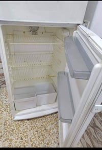 ثلاجه • حجم ١٨ • للبيع