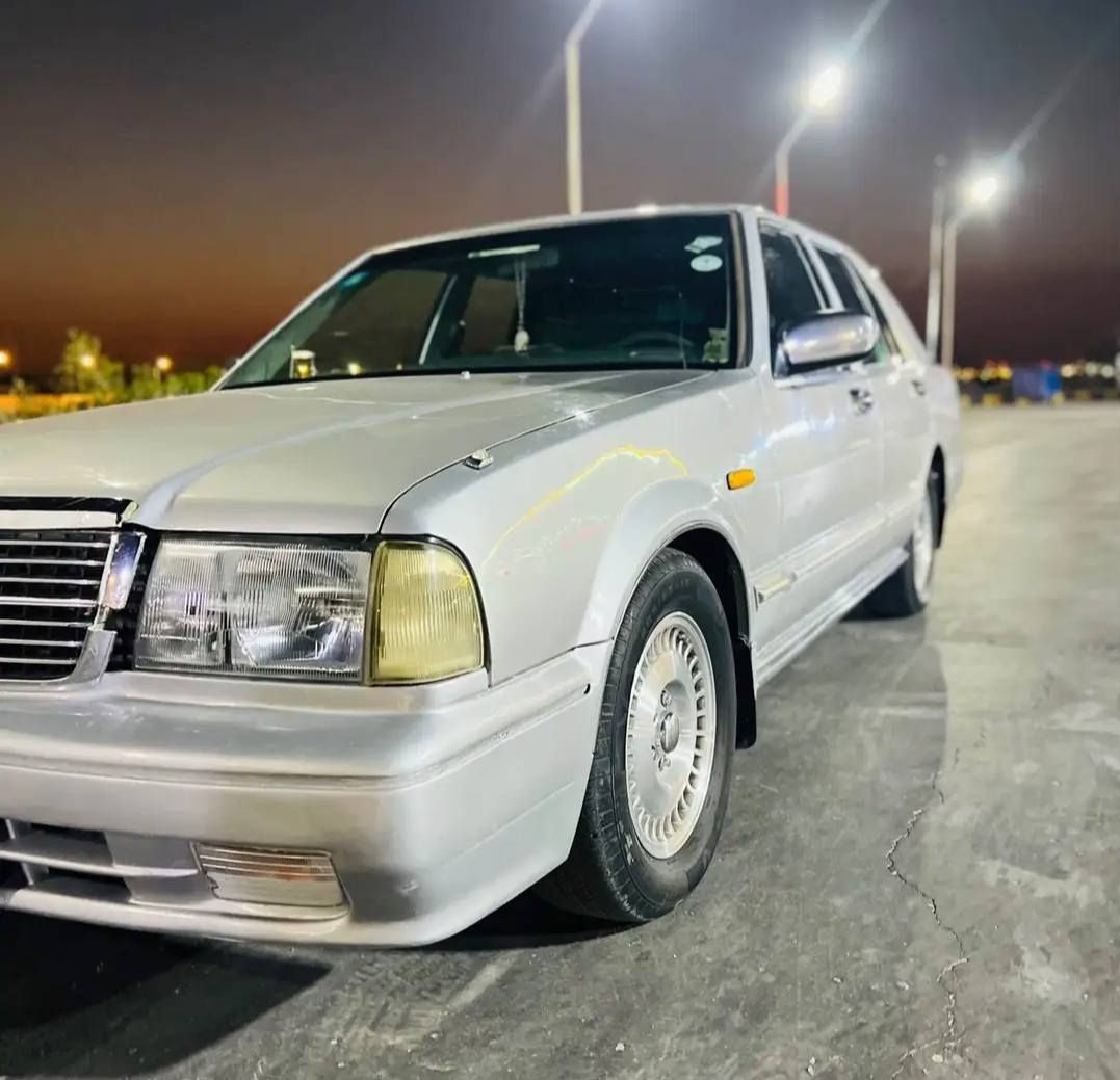 السلام عليكم 
نيسان سدرك 2002 رقم بغداد دولي، السنوية الى سنة ٢٠٢٩ عندي تقريرها فيديو (ابومريم المدائني) بيها حادث جهة السائق من الأمام و ايضا التكمة الخلفية اليسار و مكانات بسيطة صبغ معالجة خياسات (يكرم القارئ)، المحرك بلادي و الكير عادي و المحرك يبخر و يصرف، السيارة ماشية ١٨٠ ألف.
السعر ٦٣ ورقة، للتواصل *********** البصرة, العراق
