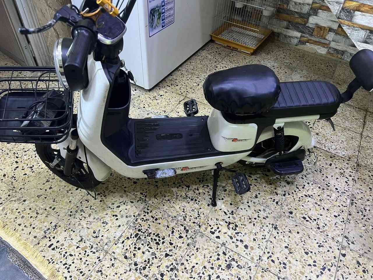 السلام عليكم دراجه شحن لبيع بحاله جديده اي نقص مابي شرط عله الفحص السعر 350 او بي مجال بسيط مكاني كربلاء كنطرت السلام رقمي ***********
