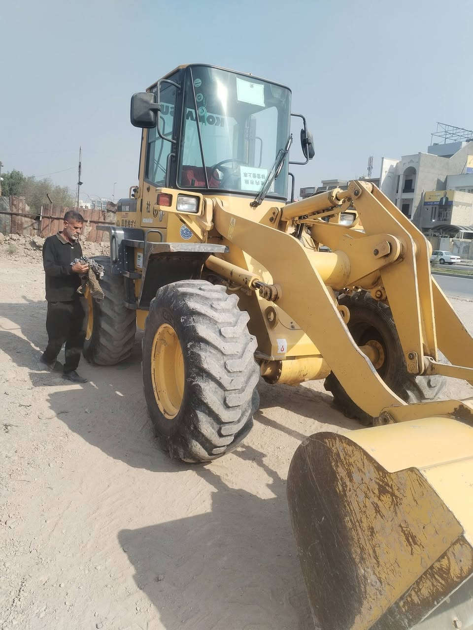 للبيع شفل كوماتسو حجم 100 مكفول كفاله عامه مكينه 4 سوبر كير مكانيك تخم تاير قماره  موديل 2018 دخول جديد المكان بغداد مشتغل 7000 ساعه شفل جديد السعر 320 اتصال ع الرقم ***********
