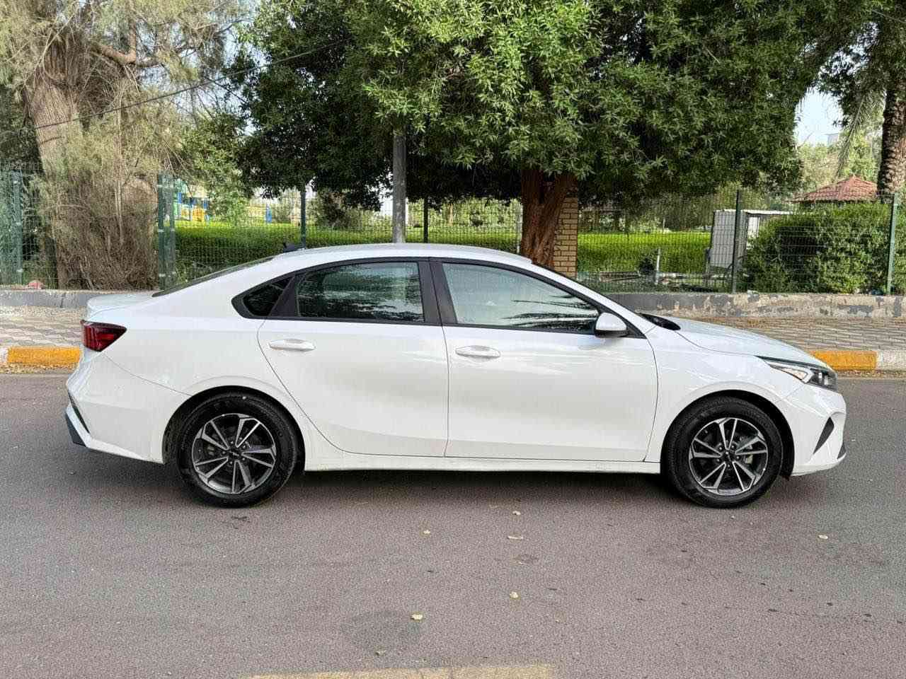 السلام عليكم للبيع فقط بدون مراوس
كيا فورتي  موديل 2023
دخول جديد وترقيم اربيل جديد وهزه جديده تحويل لو وكاله مضمون
• المحرك: 2000 دوش
 • شاشه تدعم الكاربلي + كاميرا خلفية
 • رادار أمامي
 • 3 أنظمة قيادة
 • تحكمات ستيرن+ نظام تحديد المسار
 • السيارة نظيفة جداً وجديدة بمعنى الكلمة بدون اي نقص
* ماشيه (62) الف مشي امريكا فقط 
حادث جاملغ ونص بنيد صبغ ايرباك ستيرن طاك ومبدل راجع سستم شواصي مكفوله حته راديتر وبدنه بلاديات حادث سطحي وبدون اي نقص 
العنوان / بغداد الكاظميه
السعر (159)وبيهة مجال بسيط
للأستفسار 📞 اتصال 
*********** بغداد, العراق
