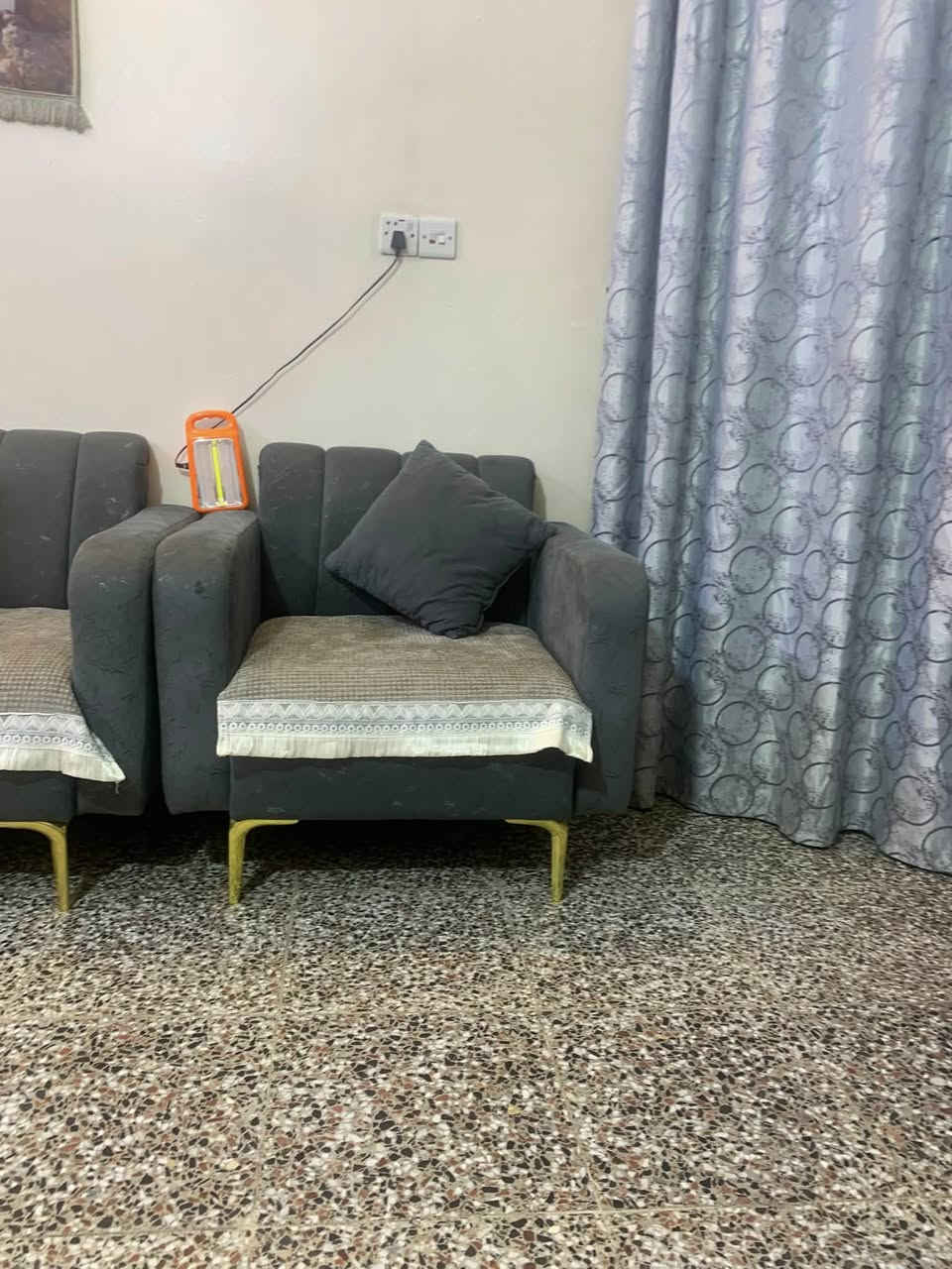 تخم للبيع 3صغيره ووحده وسط و واحده كبيره
‭***********‬هذا رقمي
