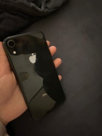 ايفون اكس ار • نضيف • شاشه مبدله اصليه