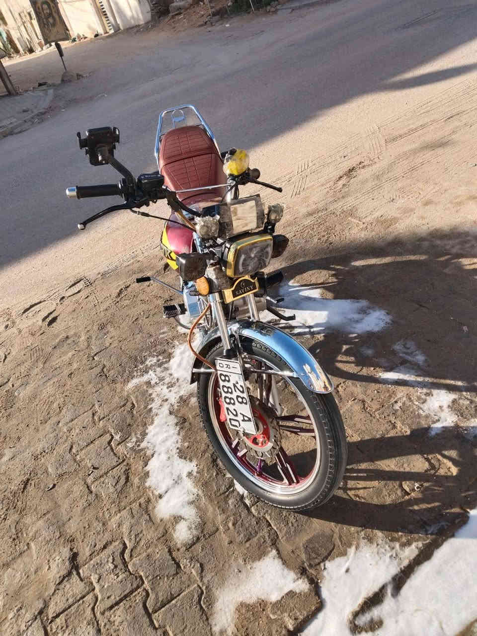 سلام عليكم 
 سيفان لبيع  موديل 23 
رقم وسنويه مداور ثاني يوم دراجه كامله تخبل 
مكان نجف حي نداء.  سعر 1150 بيع مستعجل 
***********
