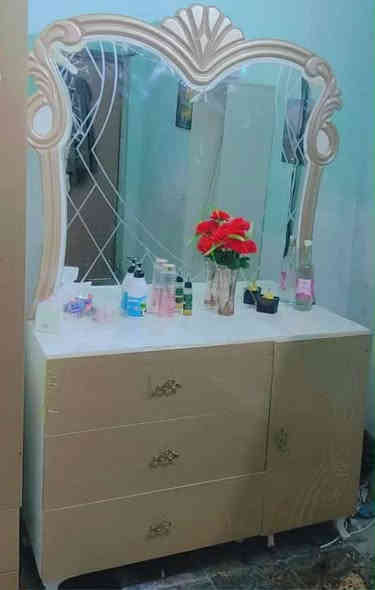 للبيع غرفه تركي قطع ٩ سعر ٣٧٥ وعنوان فلوجه حي الأندلس قرب أسواق الخزرجي رقم *********** للإستفسار
