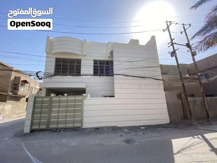 🏠 بيت للبيع | موقع مميز

📍 البلديات – شارع الكهرباء قرب المتنزه
📐 150 م² | ركن
📏 واجهة 10م × نزال 15م

🔹 طابق أرضي: كراج + استقبال كبير + غرفة نوم + مطبخ + حمام
🔹 طابق أول: غرفتين نوم + مشتمل بناء حديث يحتوي على :
🔹 غرفة نوم + استقبال + مطبخ + حمام مع درج خارجي مرمر
✨ أرضيات المشتمل مرمر + عزل كامل

📞 للاستفسار: ***********
