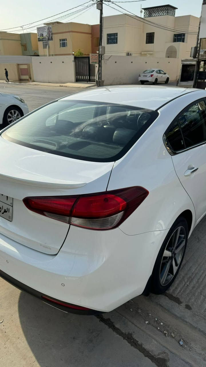 فول مواصفات وارد إيراني
فتحة 
حساس امامي وخلفي 
كامرا 
غرفة جلد 
كشنات تدفئة تبريد 
خزن ميموري
حدادية جديدة وتخم تاير جديد 
ملاحظة / السيارة بيها مكانين بارد وطلقة بالقمارة 
المكان النجف الاشرف
السعر 143 وبيها مجال للشراي ***********
