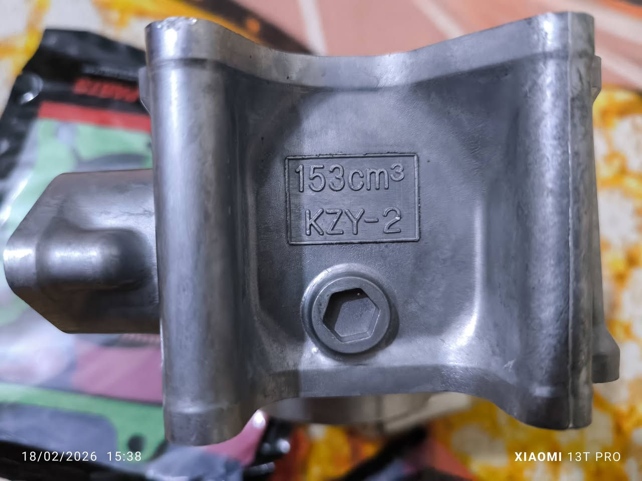 السلام عليكم قطعه تخص دراجه PCX 
طلعت بالامزون الياباني سعره بس ٣٠ الف
***********
