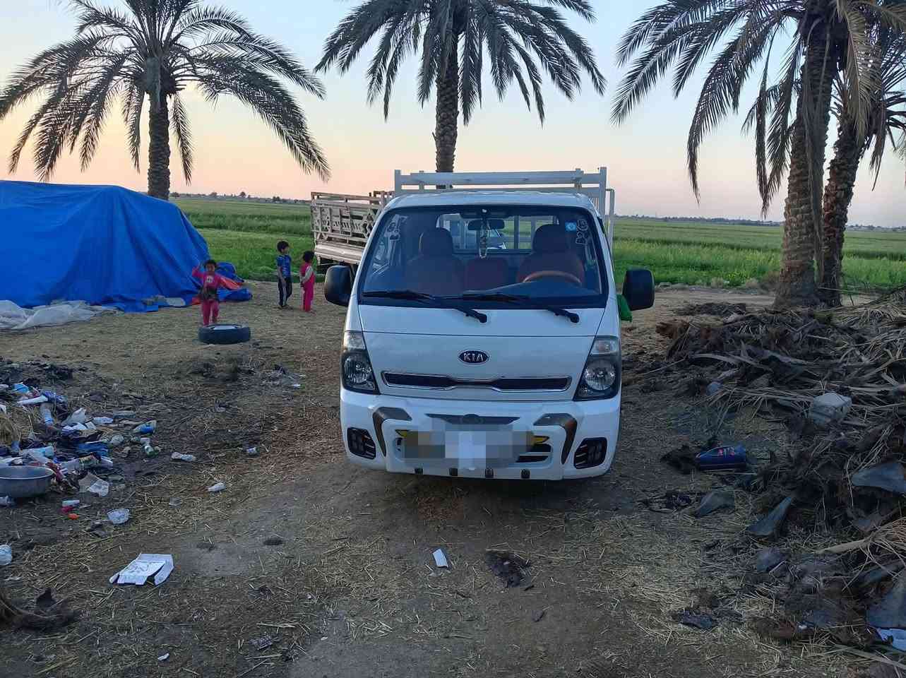 سلام عليكم
كيه حمل 2700 موديل 2013 
مكفوله كفاله عامه
رقم جديد مشروع وطني تحويل ثاني يوم 
المكان النجف الاشرف
ناحيه الحريه
سعر 105 وبيه مجال
(مكلف بل نشر)  رقم راعي السياره ***********
