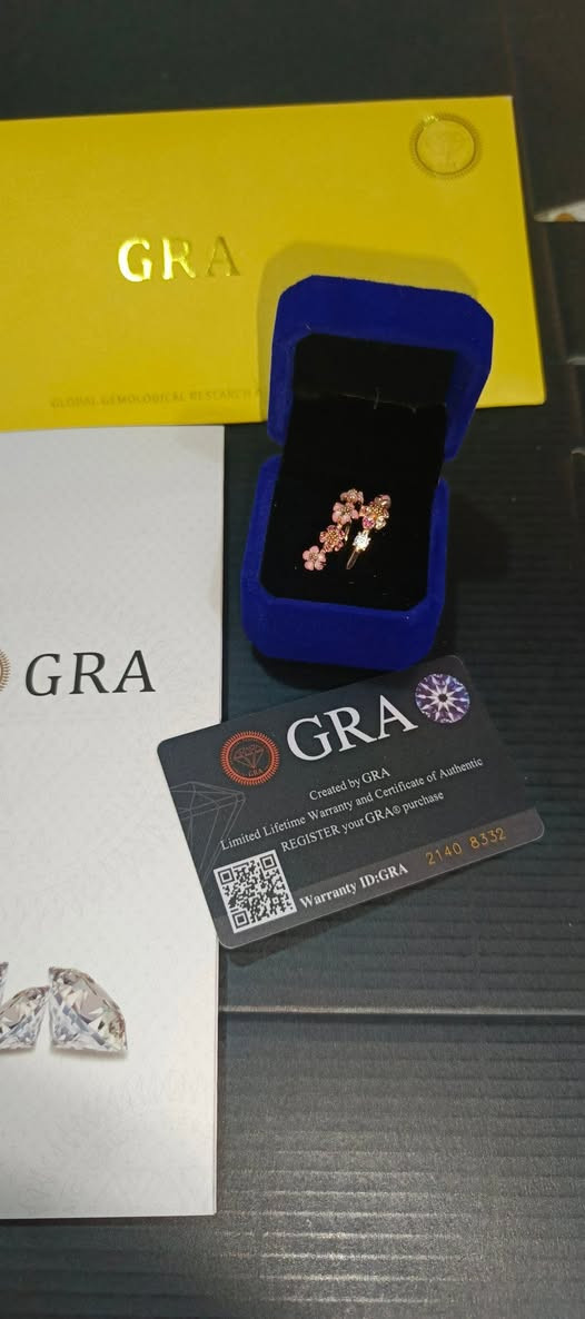 محبس موزنايت مختوم 925 وبعد حروف AKM اعتقد مطلي بلذهب الوردي شكله كلش حلو مع شهادة GRA وكارت حجمه فري سايز انيق جدا وحلو يم اعلئ سعر


**إذا كنت صاحب هذا الإعلان وتريد حذفه لأي سبب، رجاءا أرسل رسالة إلى الدعم الفني**
