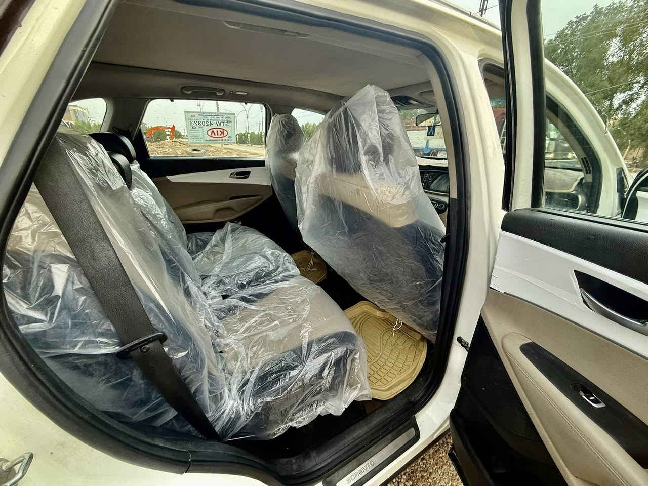 السلام عليكم
كيا سورنتو ٢٠٢٠ خليجي ٦سلندر
بصمة
جلد لونين
حساس خلفي أمامي
ويل ١٩
لايت زينون
كرسي كهربائي
بردات خلفية
جنطة ذكية كهرباء
يدات نيكل
مري شفط ترحيب
السياره متجاية 
رقم بغداد جانت مسلفه وحاليا مسدده وكامله ومداور ثاني يوم 
السعر $١٦٠ 
العنوان
ذي قار 
للاستفسار
***********
