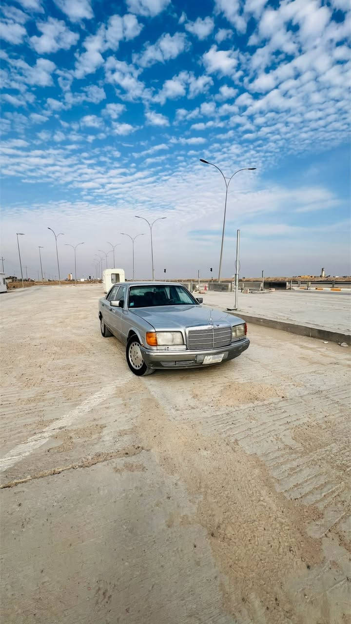 مارسدس رئاسي باب قصير
رقم بغداد بأسمي 
محرك وكير vvti 
تبريد شغال وجيد جداً 
السعر ٥٥ 
***********
