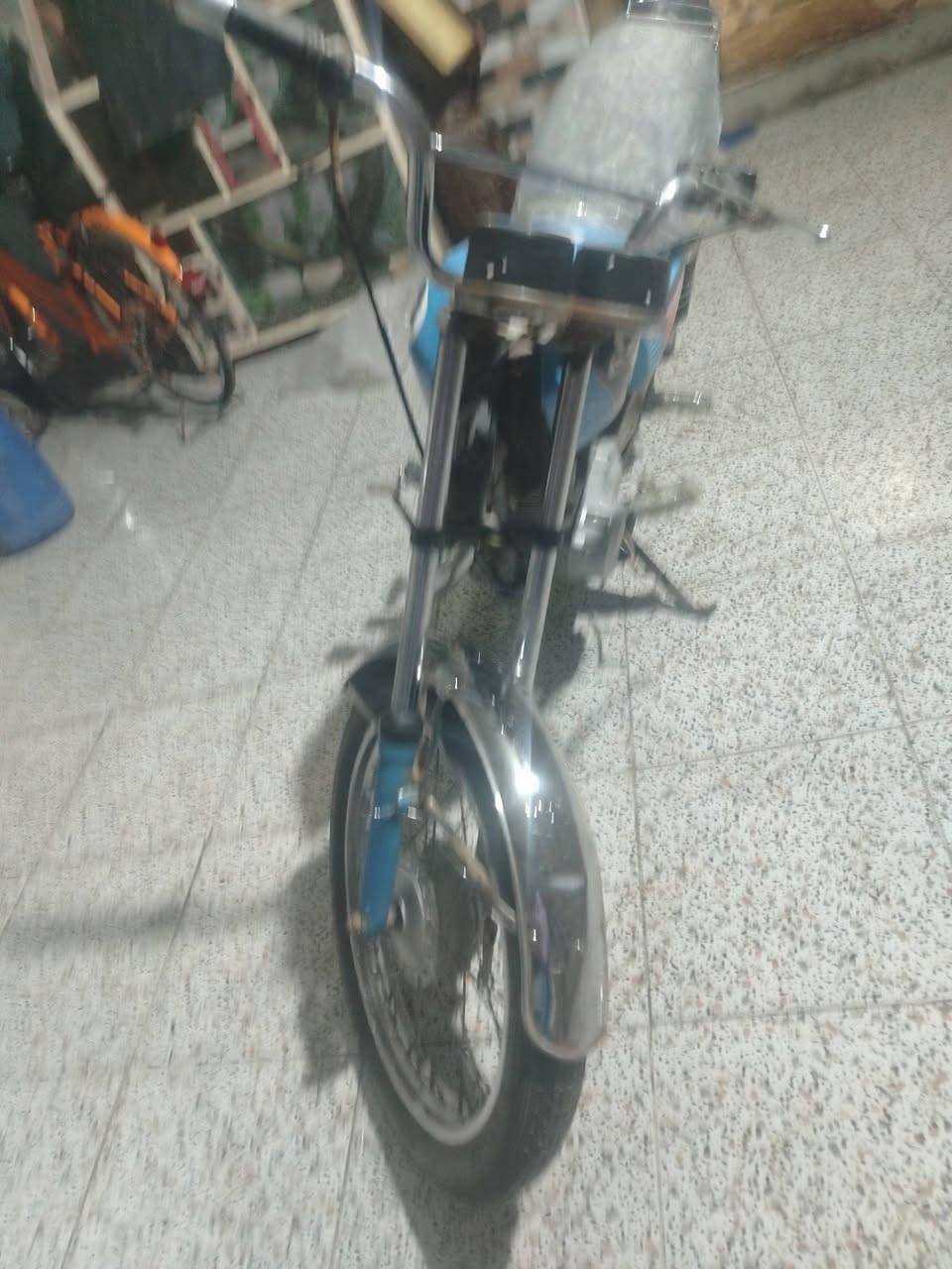 السلام عليكم دراجه ارشا ٢٠١٨ مفتوح محركه بوشه وبستم اوراق كزوز رياضبي دراجه ما متعوب سعرها ٥٠٠ ***********
