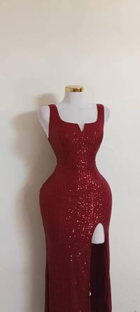 فستان أحمر • مطعم بترتر • مقاس ٣٨-٤٠