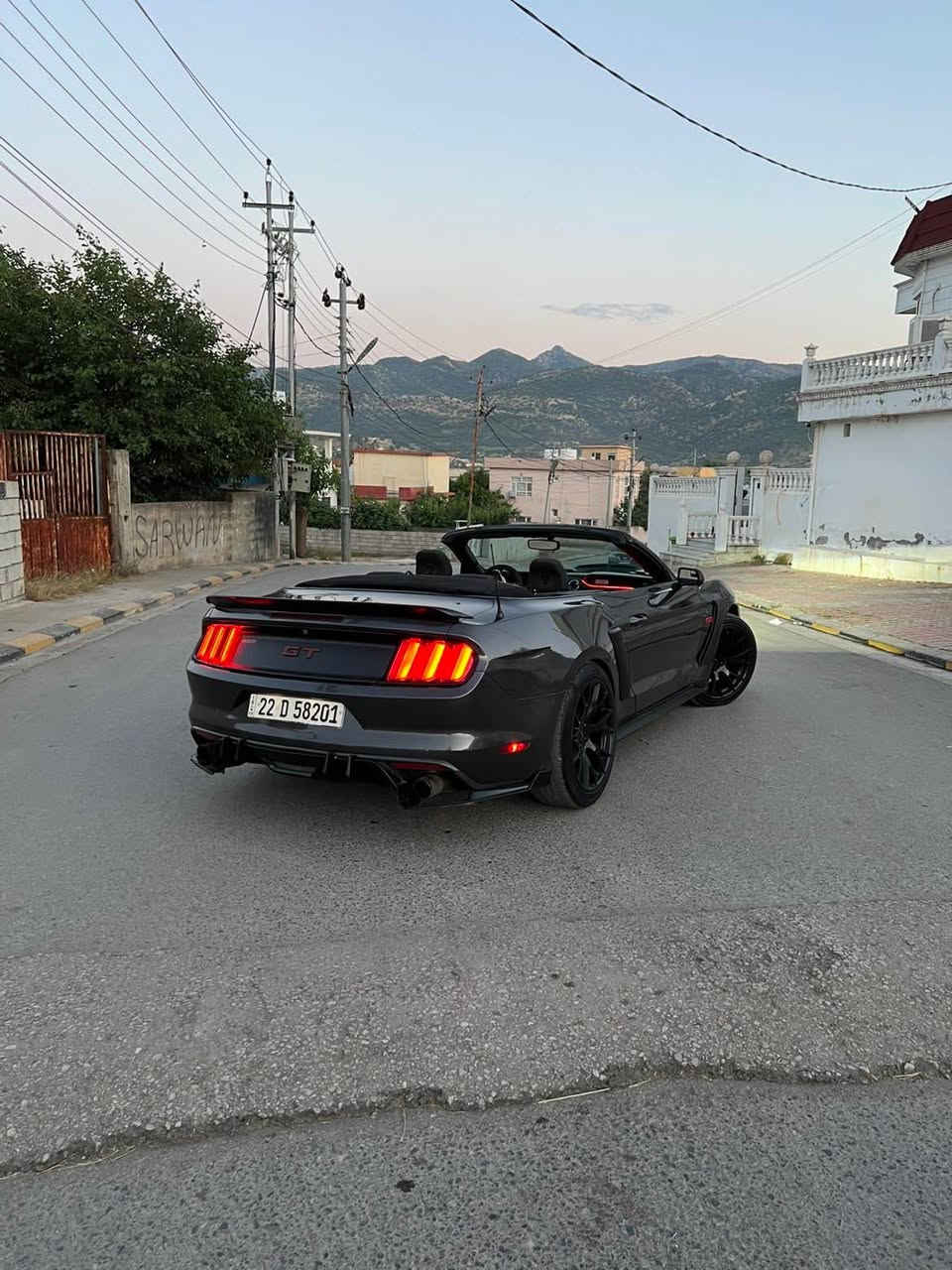 ٢٠١٧ سياره ٦ سلندر
٣ قتعه سبوغ گير مكينه شرت 
*********** أربيل, العراق
